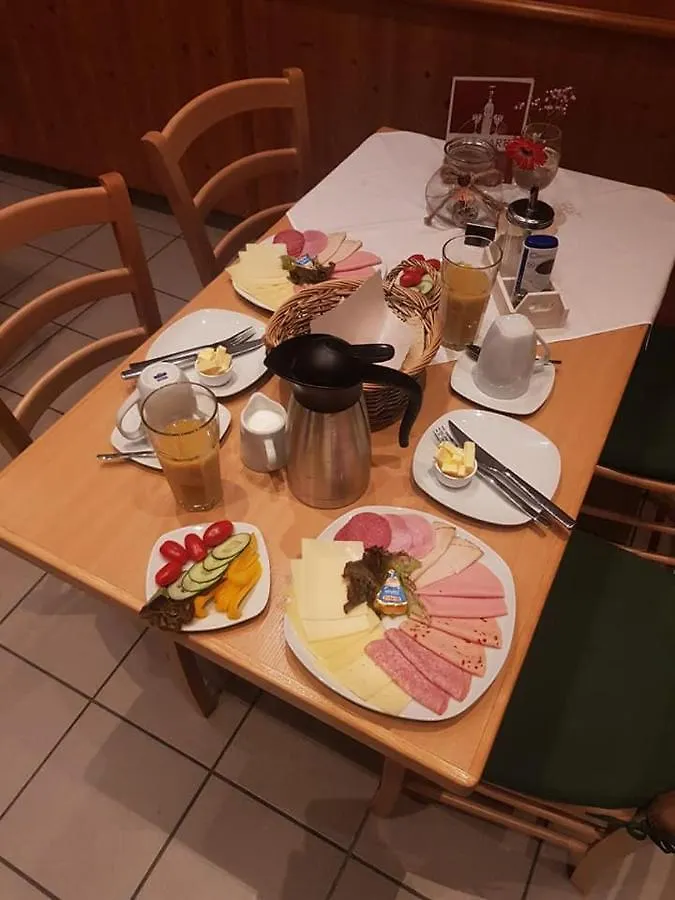 Hotel & Gasthof Zur Post Neumarkt-Sankt Veit 0*,
